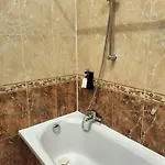 Claridge's 2* מנטון