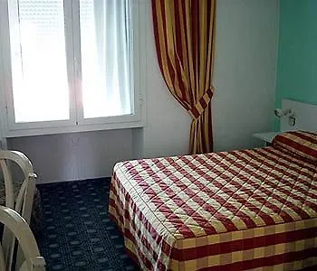 Отель Claridge's Ментона