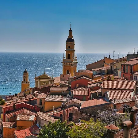 Claridge's Szálloda 2*