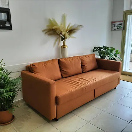 Claridge's Hotell 2*