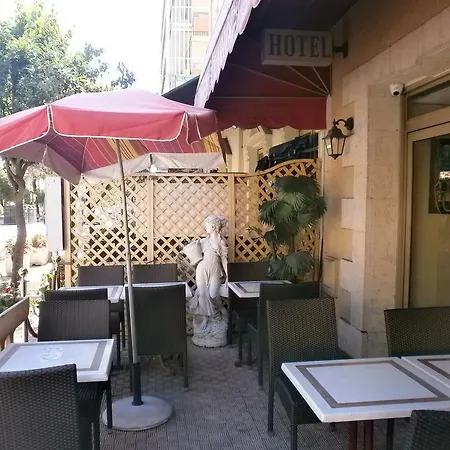 Claridge's 2* Mentona