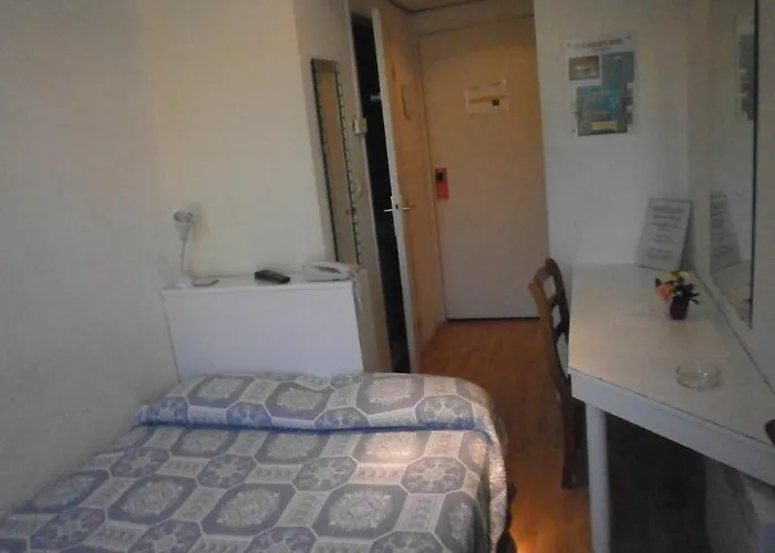 克拉里奇的酒店 2*