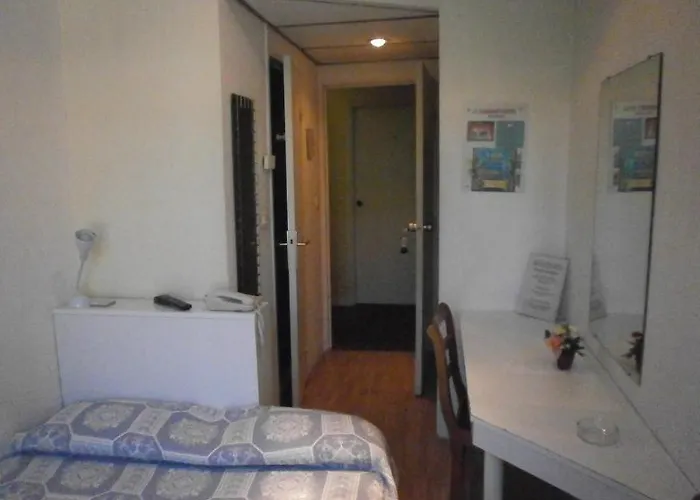 Claridge's Hotell 2*