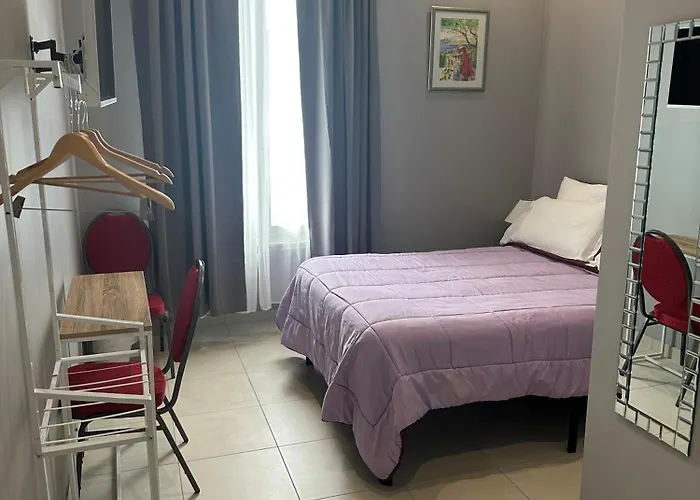 克拉里奇的酒店 2*