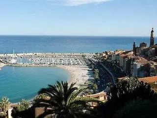 克拉里奇的酒店 2*